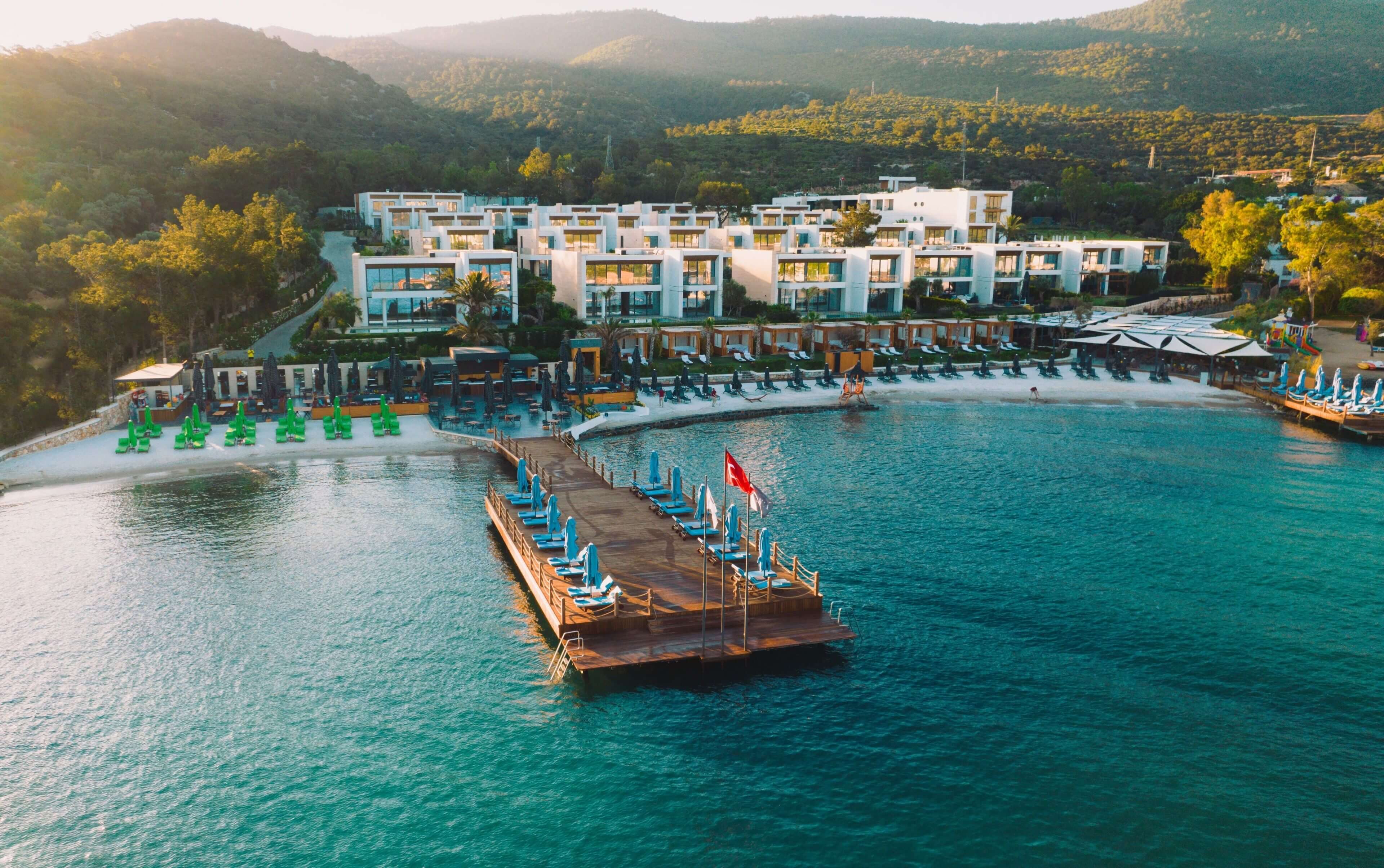 The Norm Collection Door'a